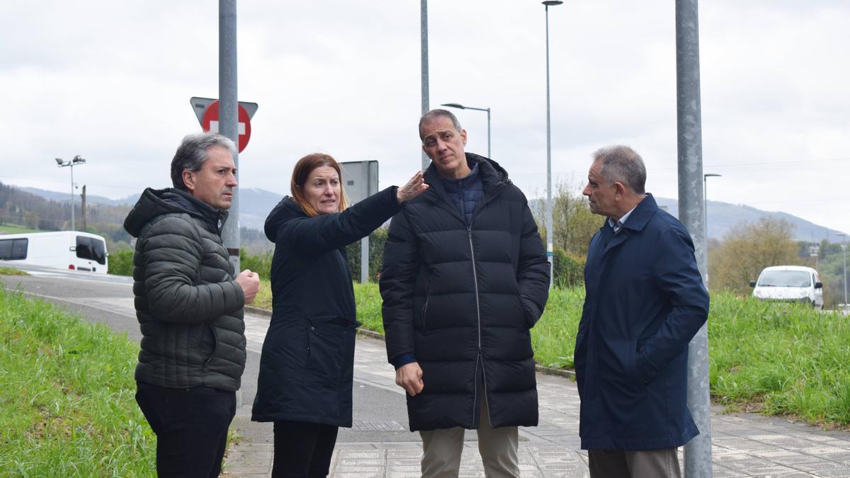 Responsables municipales junto al diputado