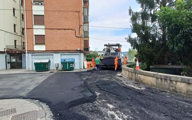 El asfaltado de varias calles busca mejorar la seguridad y la comodidad de los vecinos del municipio.