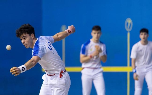 El elgoibartarra Izagirre contará con el favor del público para calarse la txapela de campeón en la final de la categoría promesas.