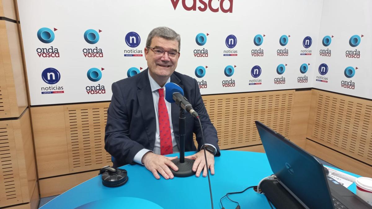 Imagen de archivo del alcalde de Bilbao en una entrevista concedida a Onda Vasca