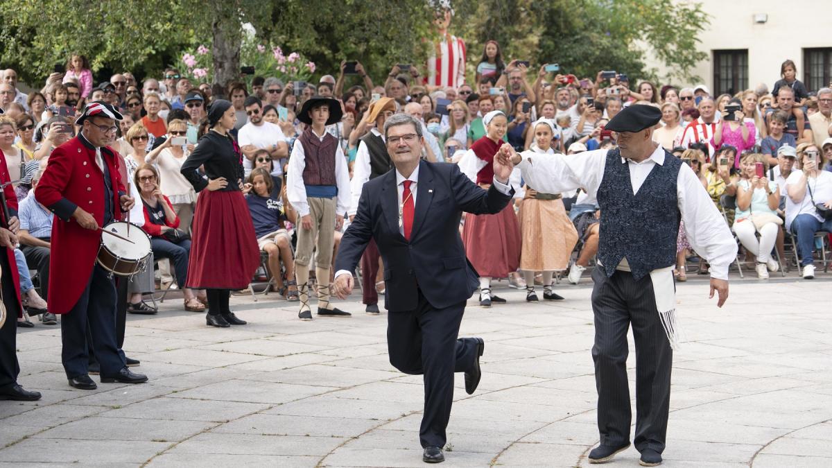 El alcalde Juan Mari Aburto volverá a bailar el aurresku de Begoña en homenaje a la ciudad de Bilbao 