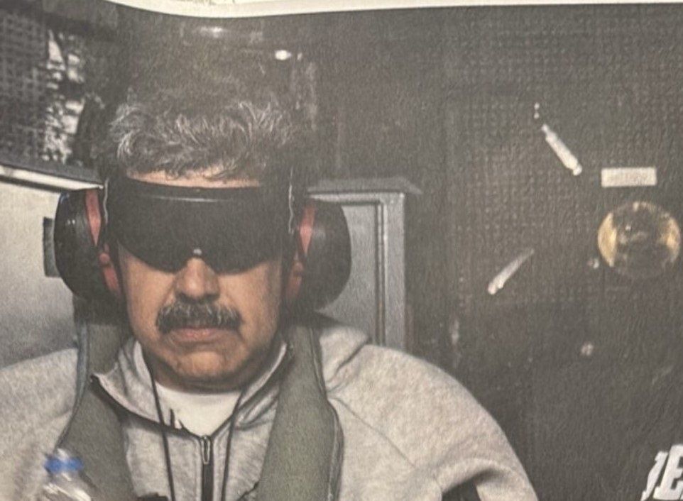 Primera foto de Maduro tras su captura por fuerzas de EEUU.