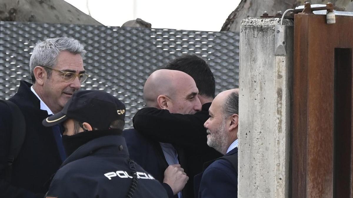 El expresidente de la Federación Española de Fútbol Luis Rubiales, a su salida de la Audiencia Nacional.