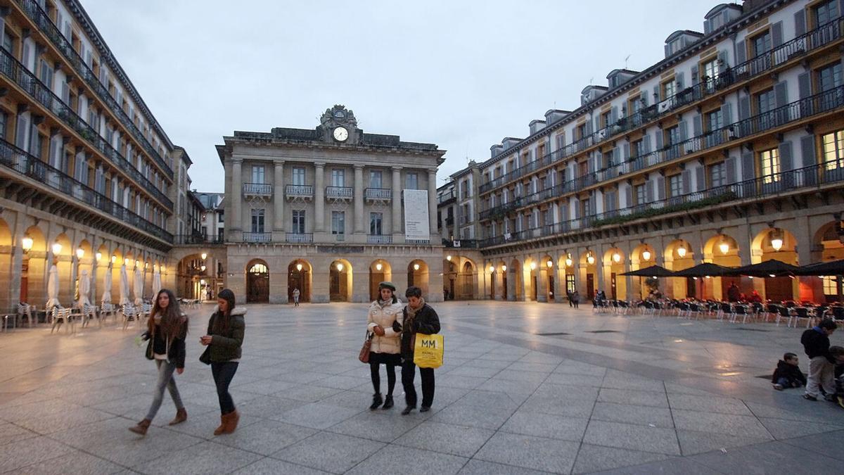 Plaza central de la Parte Vieja de Donostia.