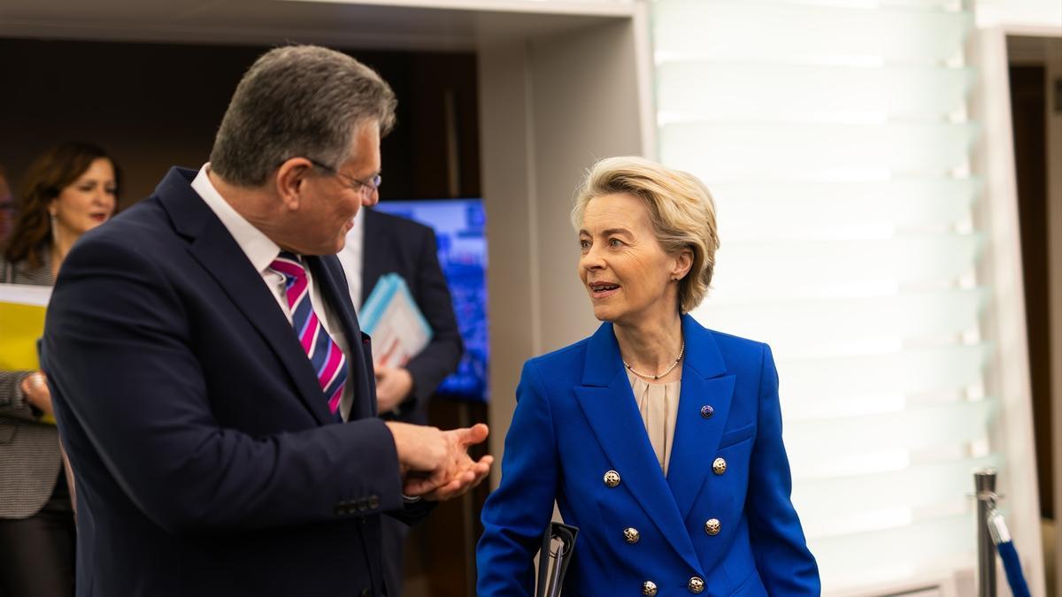 Maros Sefcovic y Ursula Von der Leyen.