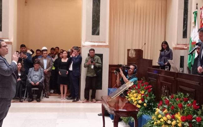 Roger Mariaca toma posesión del cargo de fiscal general de Bolivia.
