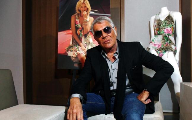 El diseñador italiano Roberto Cavalli ha fallecido a los 83 años.