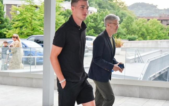 Luka Sucic ya está en Donostia. / ARNAITZ RUBIO