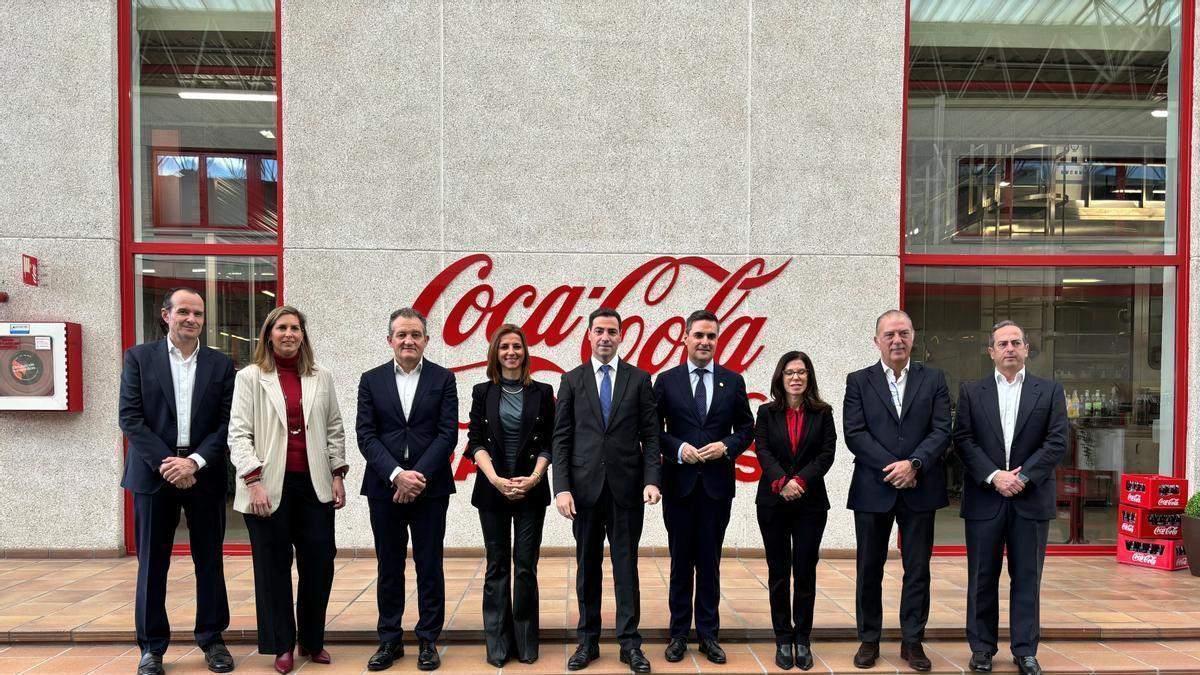 Visita del Lehendakari, Imanol Pradales a la planta de Coca Cola en Galdakao