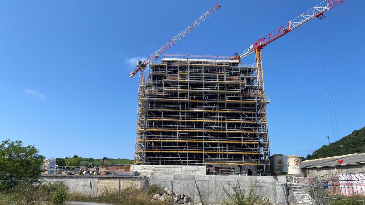Vivienda en construcción en la zona de Torreaga.