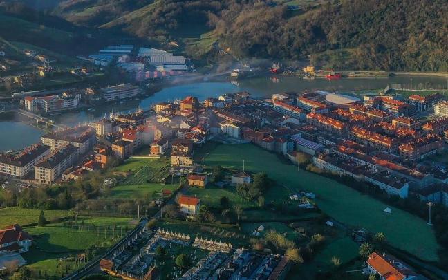 Vista aérea del pueblo de Orio.