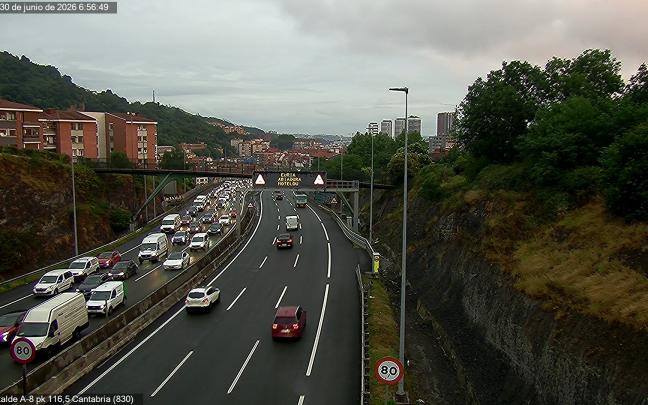 Imagen de las retenciones provocadas por el accidente | Fuente: Cuenta de X @trafikoaEJGV