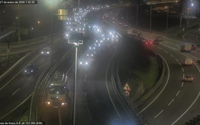 Imagen del accidente en las cámaras de Tráfico | Fuente: Cuenta de Trafikoa en X