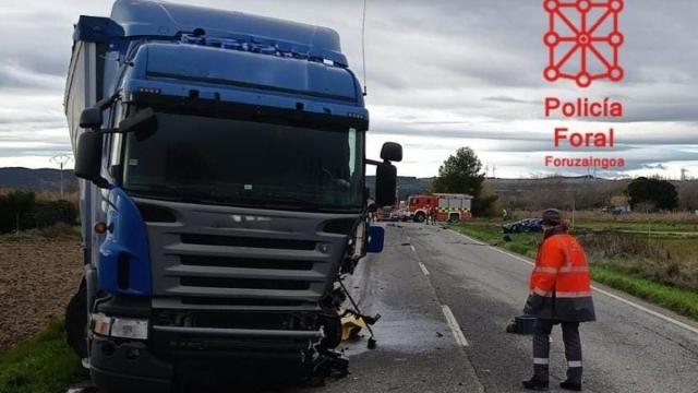 Camión implicado en el accidente mortal en Peralta. POLICÍA FORAL