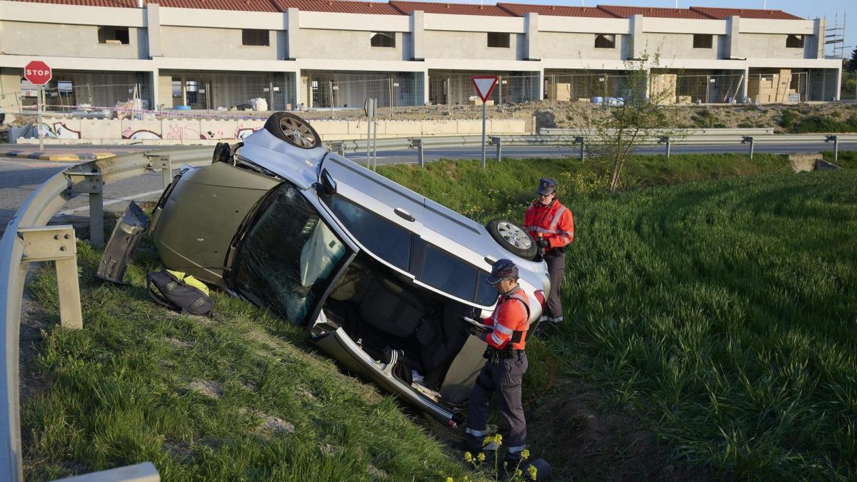 Imágenes del lugar del accidente mortal en la NA-6007 a la altura de Beriáin Iñaki Porto