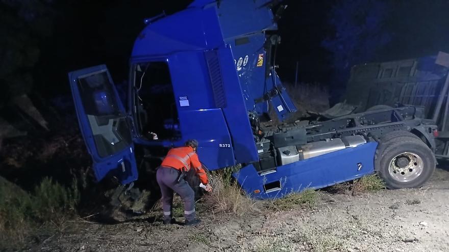 Camión implicado en el accidente. Cedida