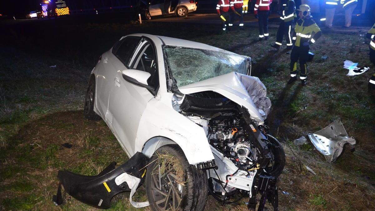 Imagen del vehículo siniestrado en el accidente mortal de Cadreita CEDIDA