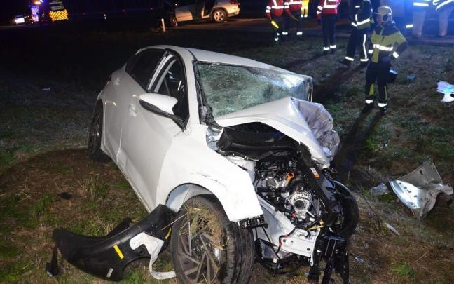 Imagen del vehículo siniestrado en el accidente mortal de Cadreita CEDIDA