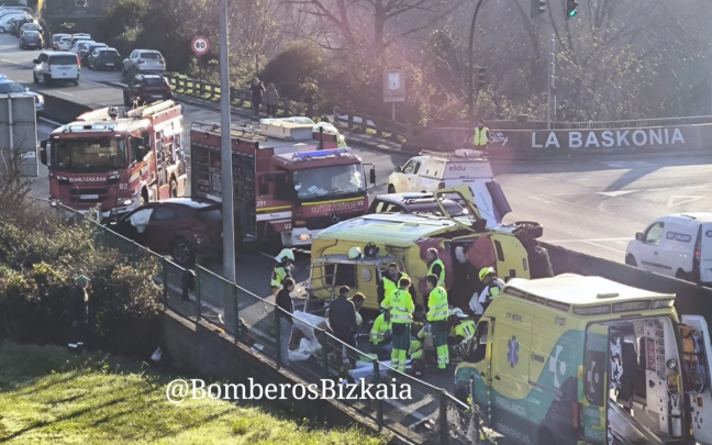Accidente en Etxebarri. BOMBEROS DE BIZKAIA X