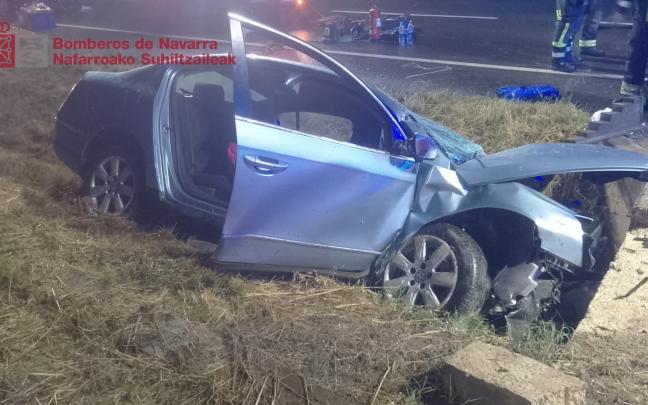 Estado en el que ha quedado el turismo siniestrado en San Adrián. 