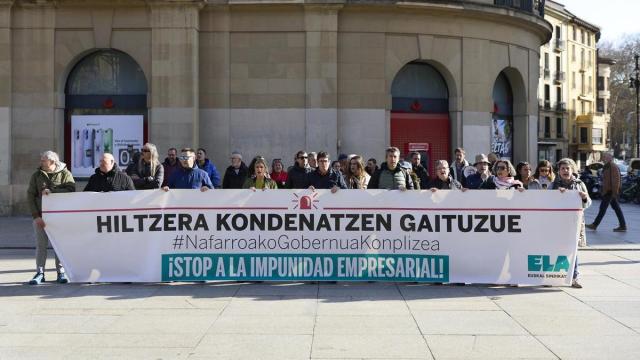 Concentración convocada por ELA en protesta por la muerte de un trabajador en Berrioplano. Unai Beroiz