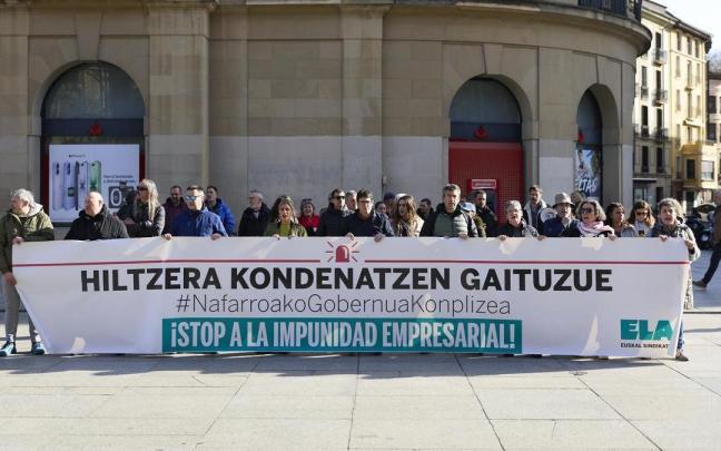 Concentración convocada por ELA en protesta por la muerte de un trabajador en Berrioplano. Unai Beroiz