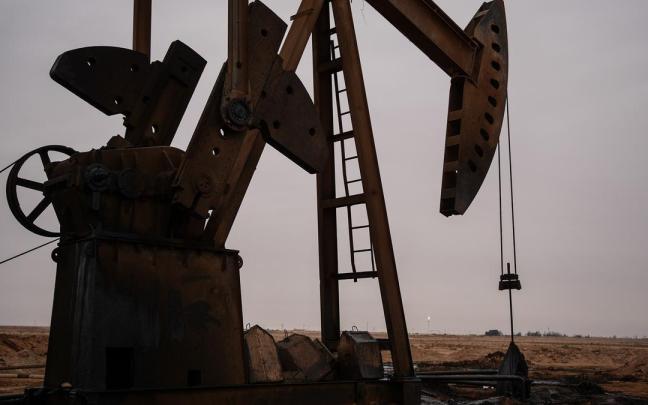 El petróleo Brent vuelve a perforar la barrera de los 100 dólares