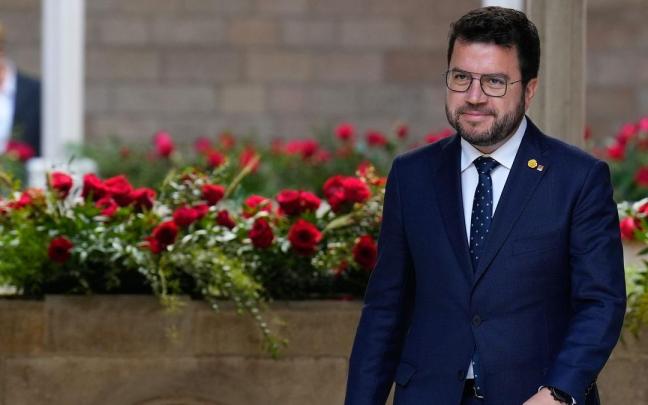 El president de la Generalitat , Pere Aragonès, durante los actos por Sant Jordi.
