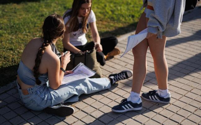 Jóvenes estudiantes