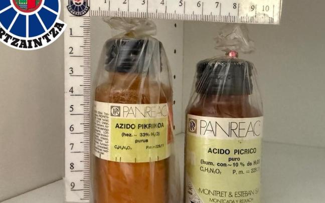 Botes de ácido pícrico retirados por la Ertzaintza Cedida