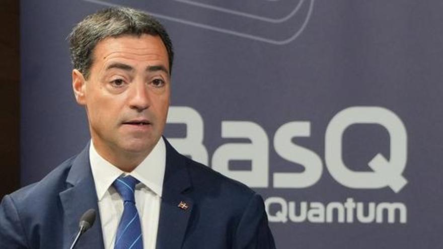 El lehendakari en su disertación.
