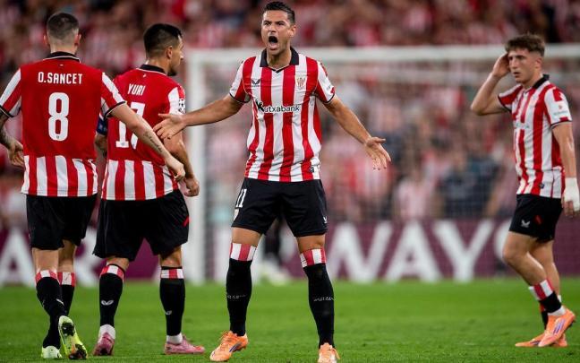 Guruzeta celebra un gol frente al Qarabag