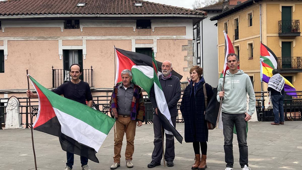 Presentación de la charla y manifestación organizadas por Beasain Palestinarekin Herri Ekimena.