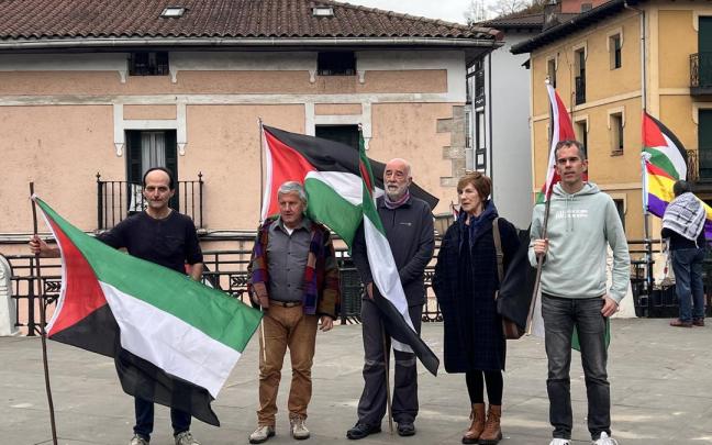 Presentación de la charla y manifestación organizadas por Beasain Palestinarekin Herri Ekimena.