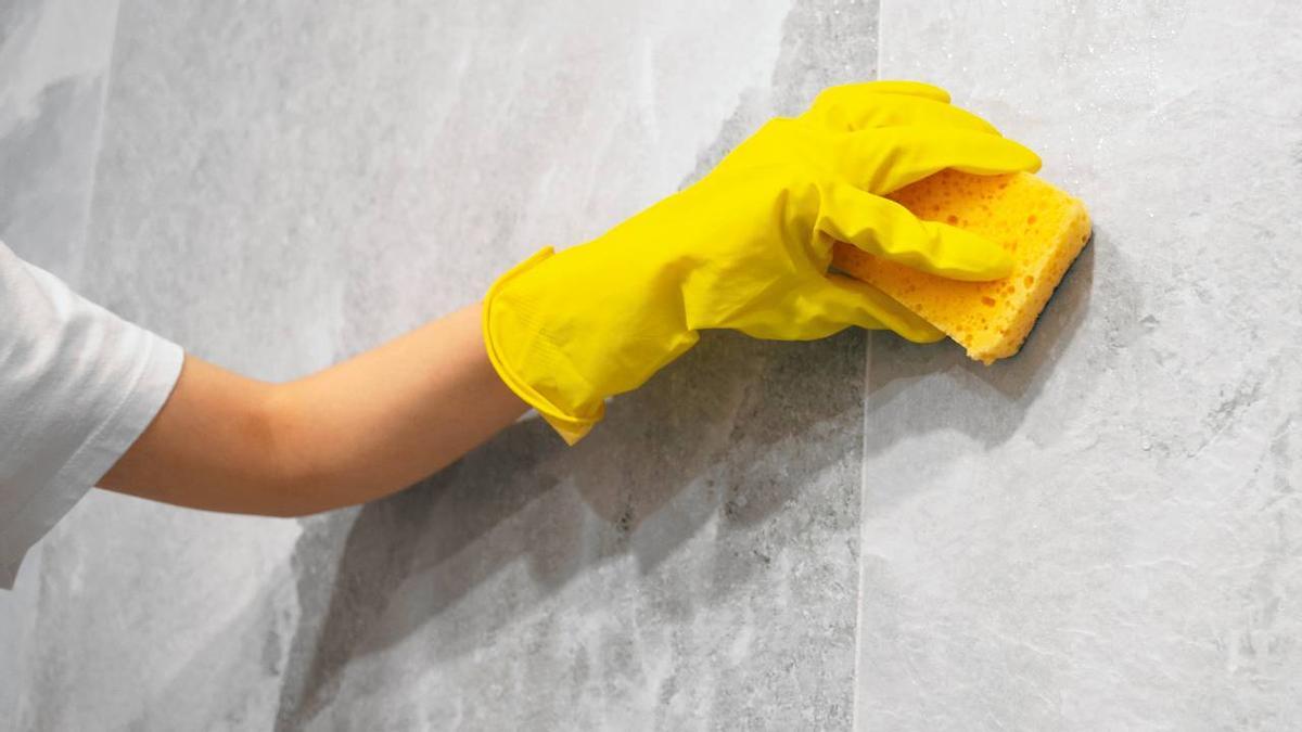 Cómo deshacerse del olor amarillento de la silicona del baño