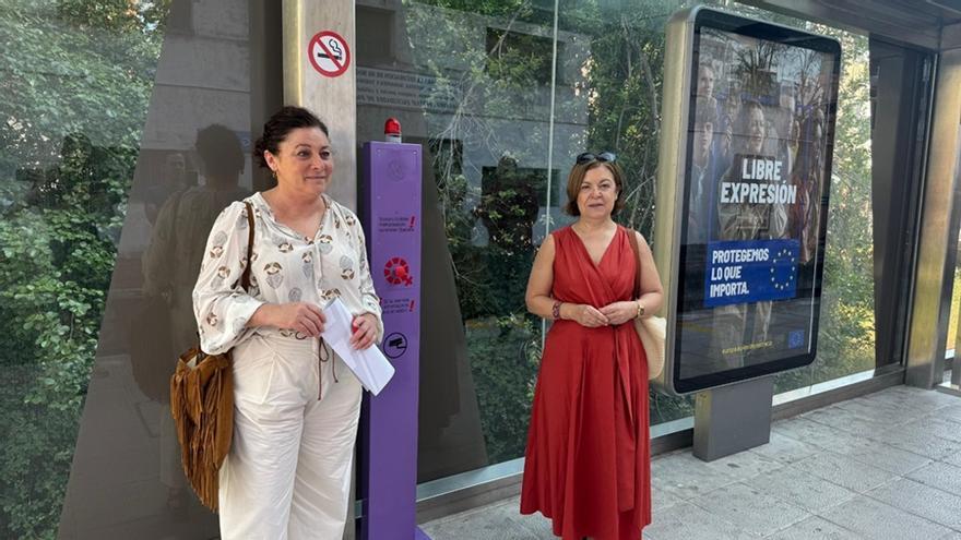 Ainhoa Salterain junto a Lloy de Juan durante la visita de este viernes en Amorebieta-Etxano