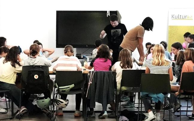 Esta nueva edición de Sorginorratzak volverá a trabajar sobre la creatividad de los más jóvenes con talleres vinculados a distintas disciplinas artísticas.
