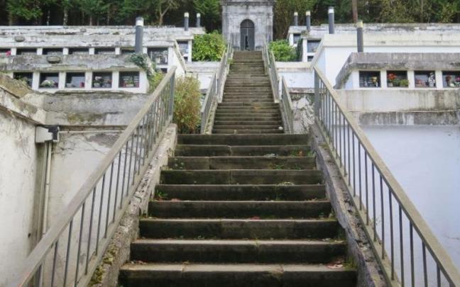 La cumbre está a 70 escaleras de distancia.