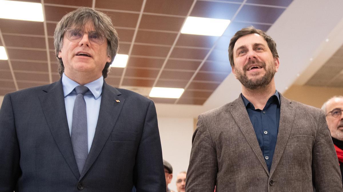 Puigdemont y Comín durante un acto el pasado mes de marzo.