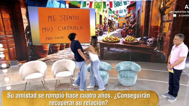 Valentina agrede a Lucas ante la atenta mirada de Jorge Javier Vázquez en 'El Diario de Jorge'
