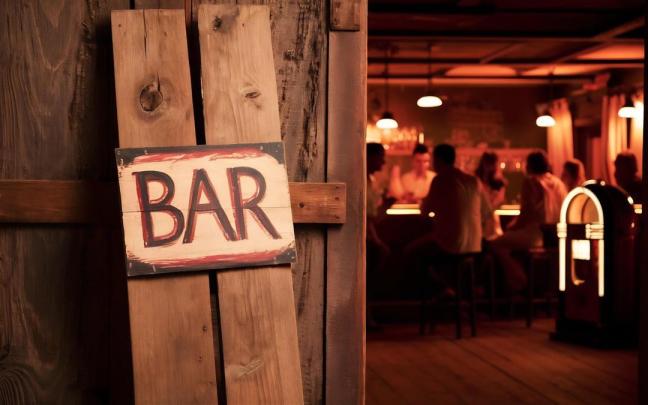 La entrada de un bar.