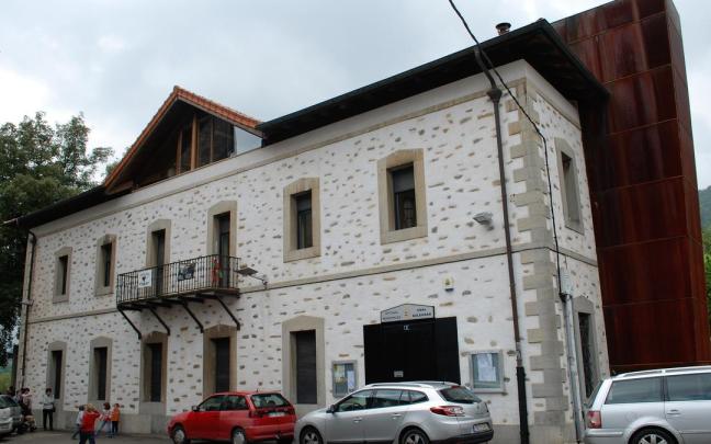 El Ayuntamiento de Ayala en la localidad de Respaldiza / Araceli Oiarzabal El Ayuntamiento de Ayala en la localidad de Respaldiza