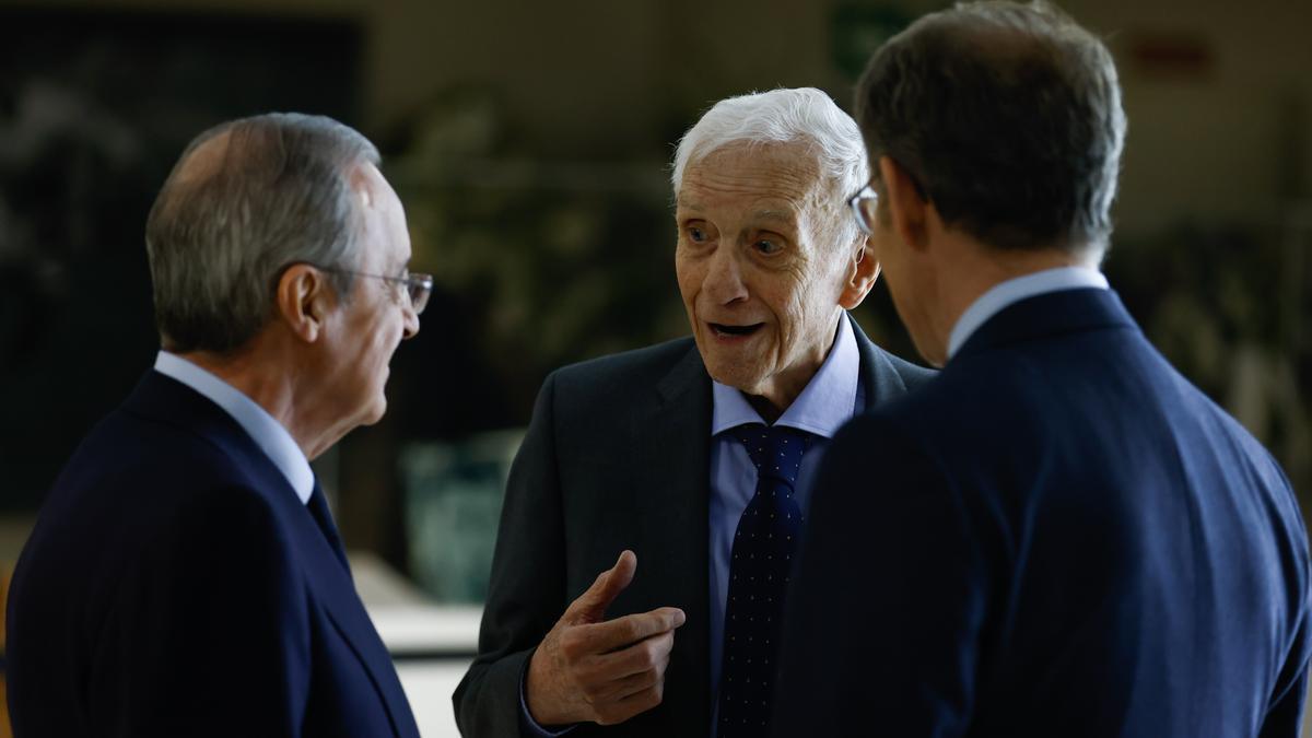 José Emilio Santamaría, junto a Florentino Pérez.