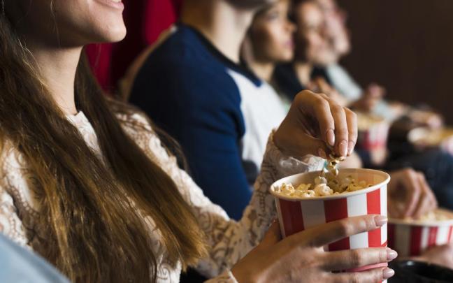 Personas en el cine.
