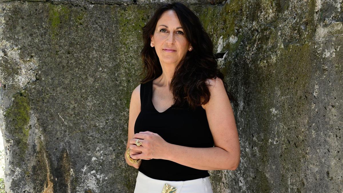 La escritora María Oruña vuelve a las librerías con ‘La Cámara de las Maravillas’.