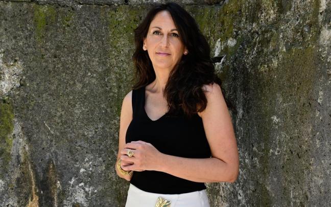 La escritora María Oruña vuelve a las librerías con ‘La Cámara de las Maravillas’.