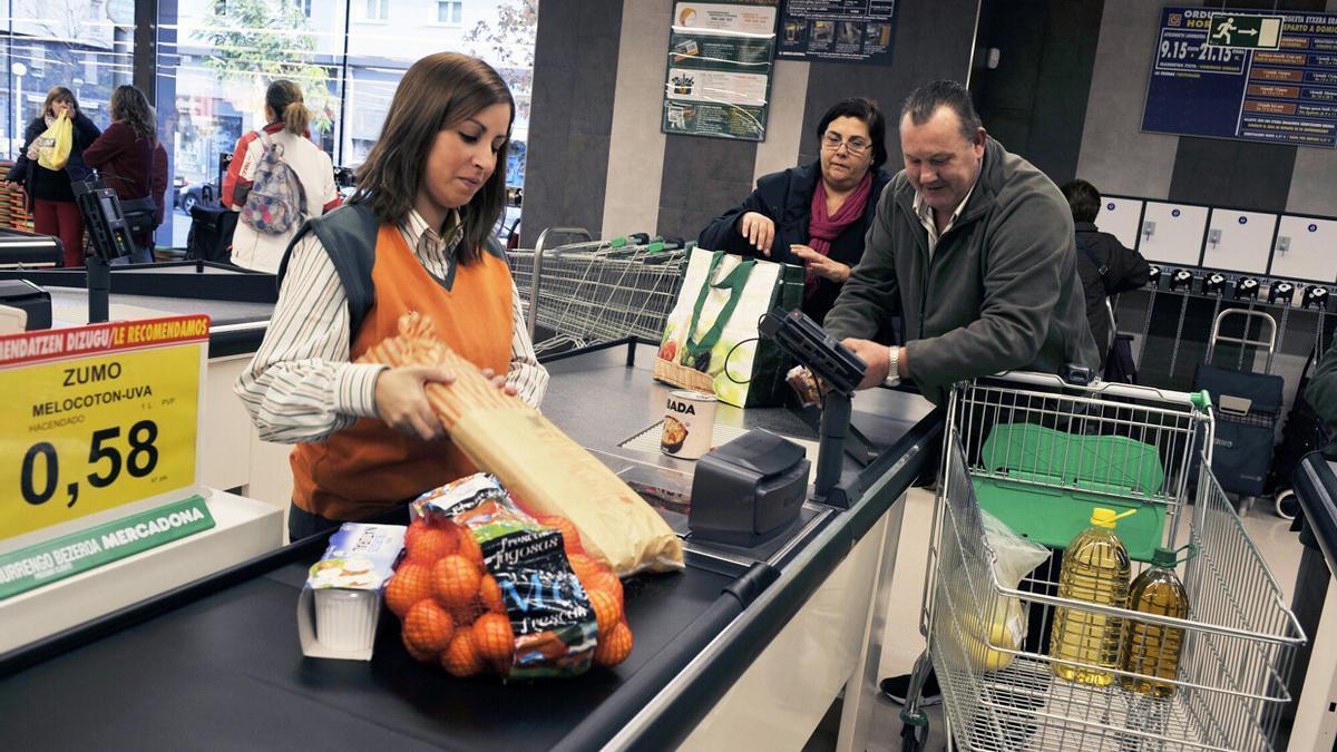 Las mujeres suponen el 61% de la plantilla de Mercadona.