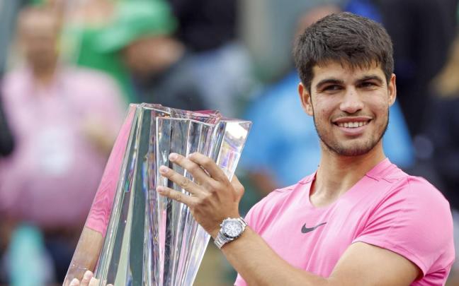 Alcaraz tras vencer al ruso Daniil Medvedev en la final del Masters 1.000 de Indian Wells. Alcaraz tras vencer al ruso Daniil Medvedev en la final del Masters 1.000 de Indian Wells.