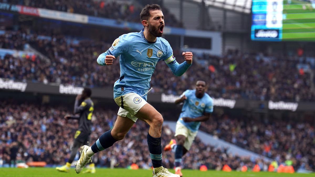 Bernardo Silva celebra un gol con el Manchester City.