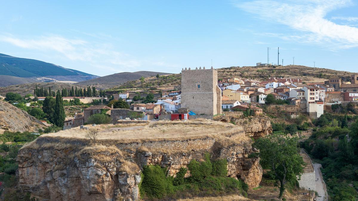 La Torre de la Muela se levanto encima de la alcazaba musulmana.
